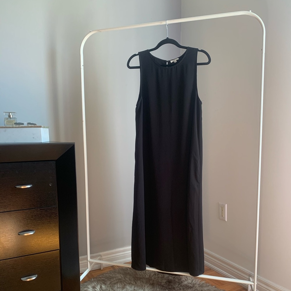 Sleeveless Black Maxi Dress